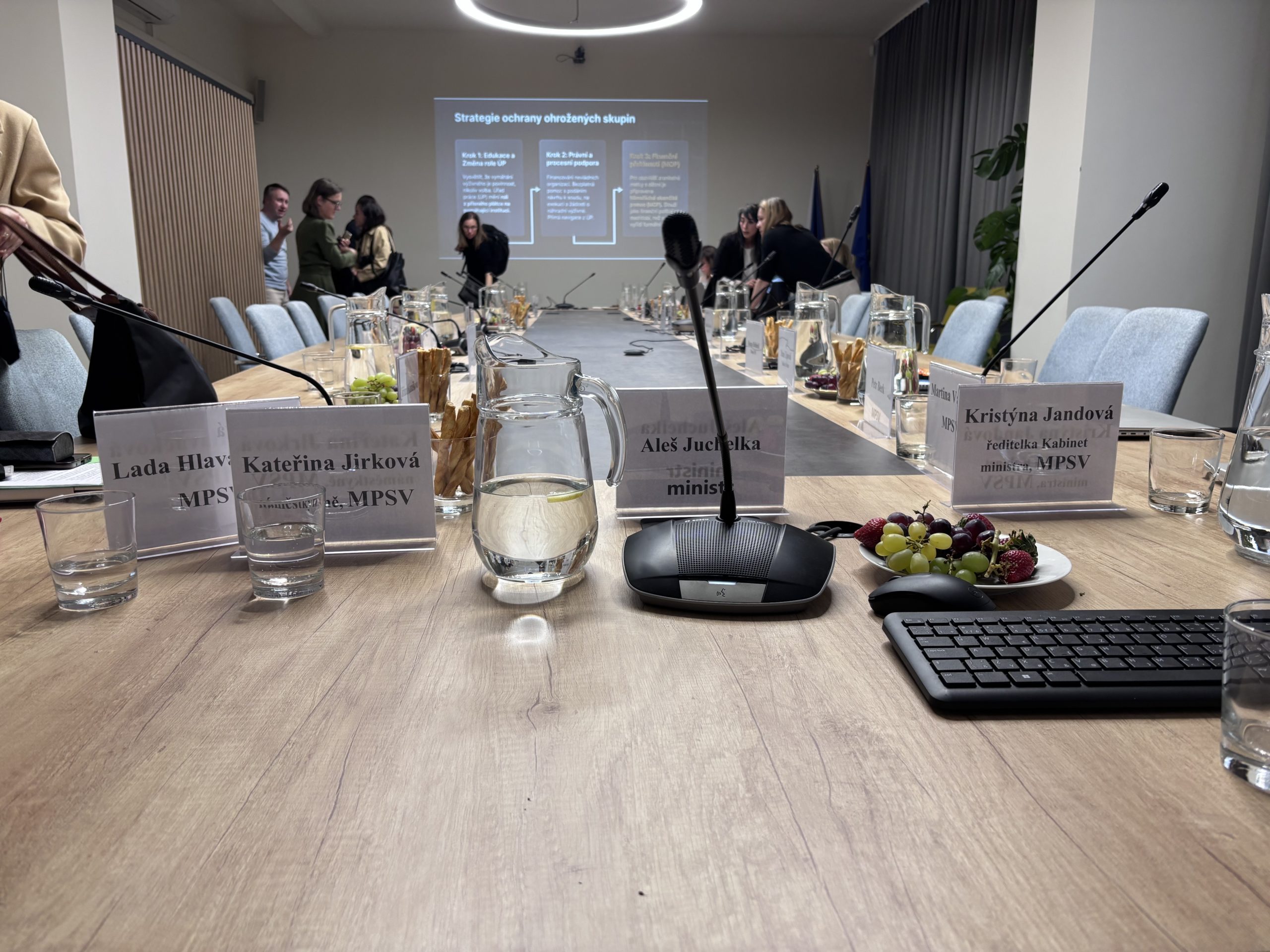 Jednání na MPSV o superdávce: přinášíme zkušenosti rodičů z praxe